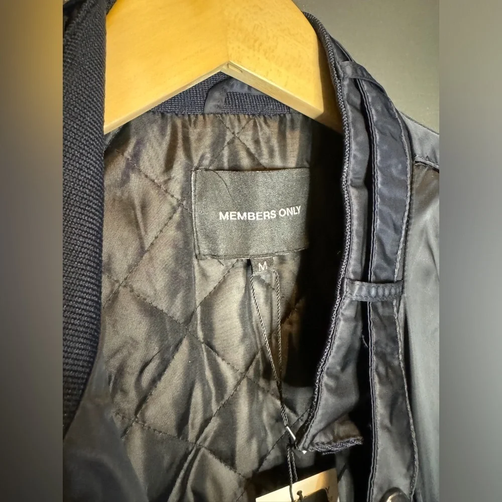 Members only jacket size medium in navy new with tags​​​​